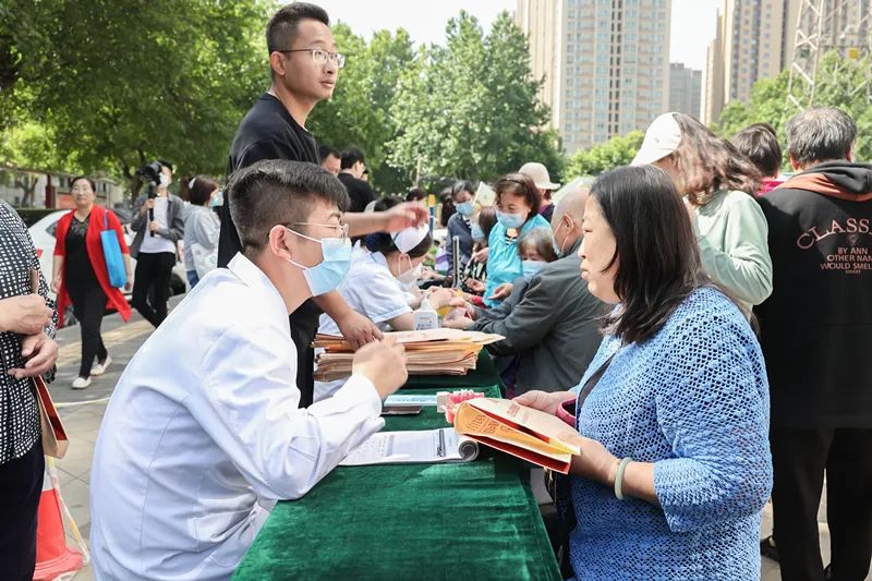 智慧助老，健康生活！西安首佳互联网医院成功开展公益助老活动